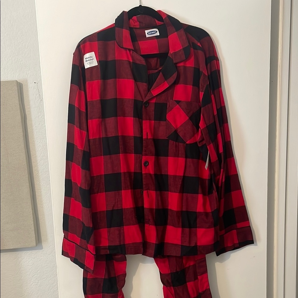 NWT Old Navy Men’s Red and Black Pajama Set Buffalo Plaid